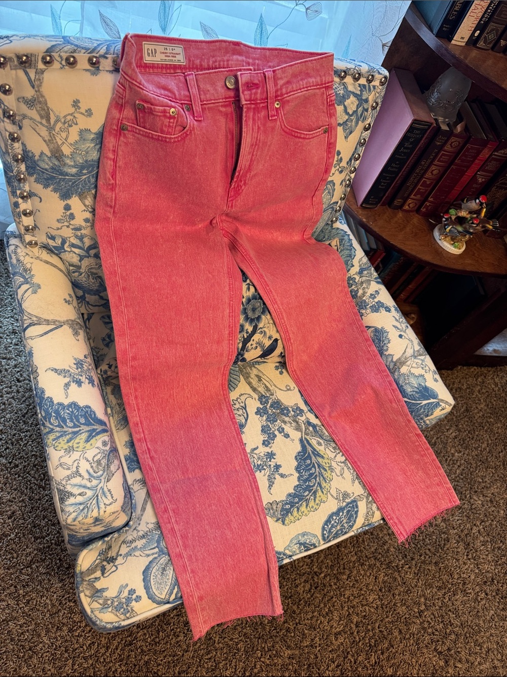 GAP Straight-Leg High Rise Pink Denim Jeans Size 0-2